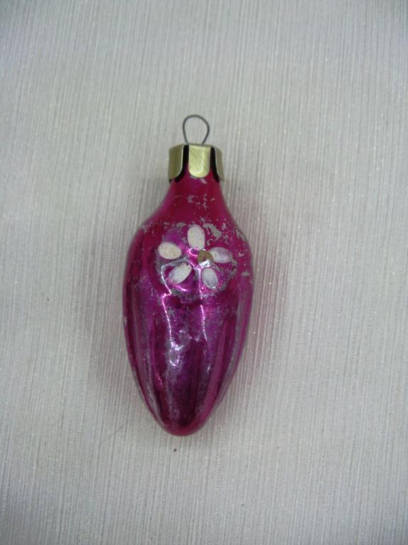 Ёлочная игрушка с рельефным цветком розовая СССР