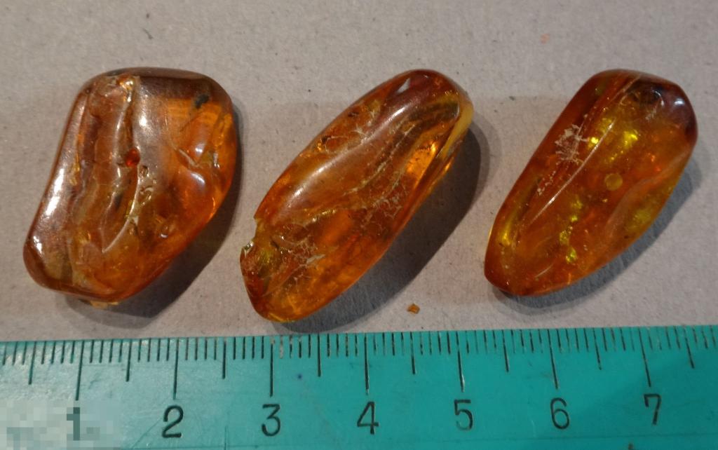 Янтарь 3 шт большие бусины времён СССР размеры и качество - на фото 