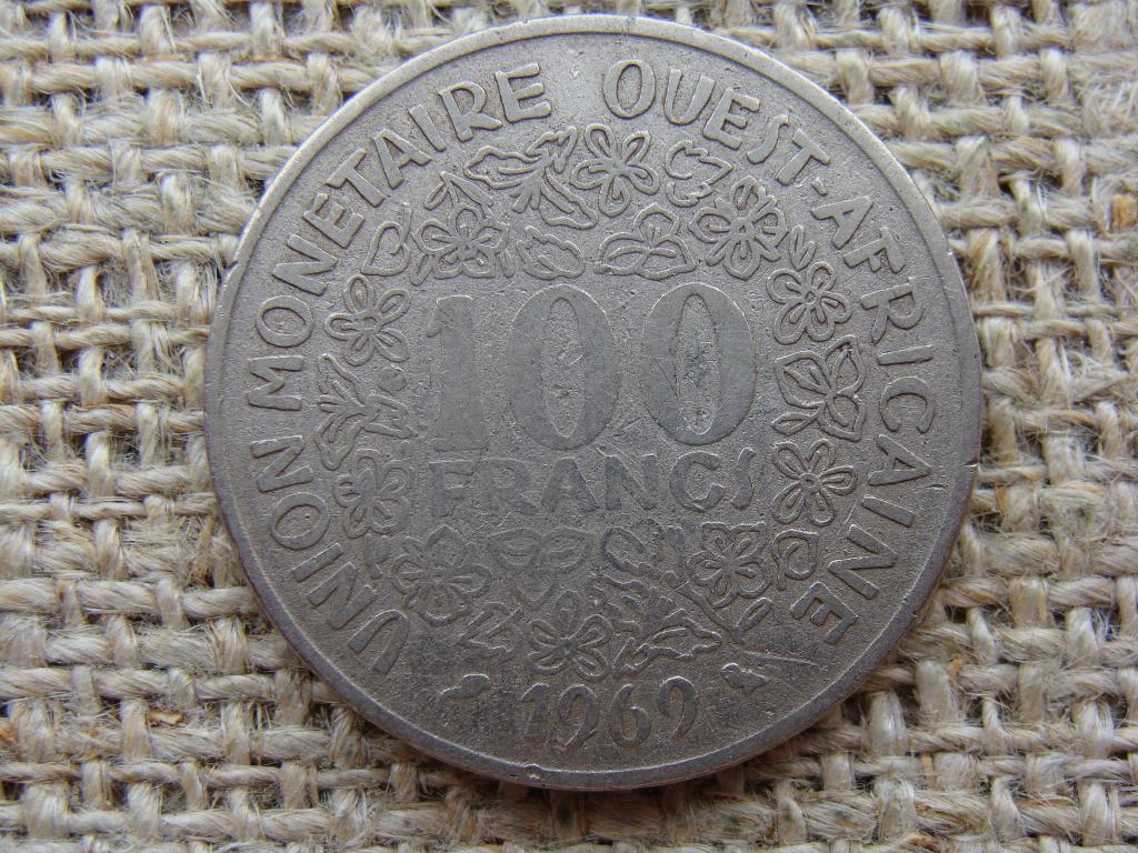 100 франков 1969 год. Западная Африка (ВСЕАО)