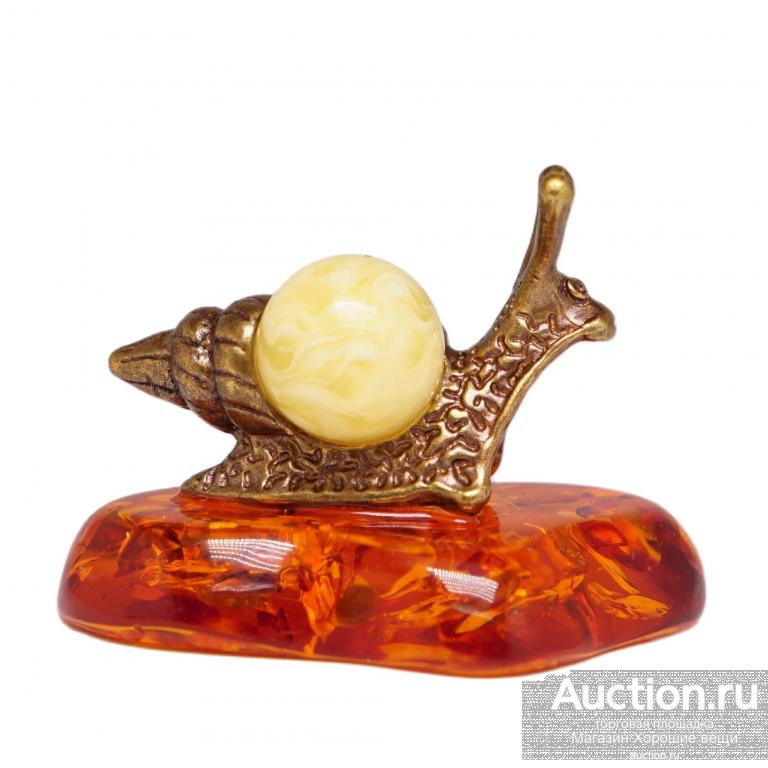 Фигурка "Улитка путешественница" миниатюра статуэтка янтарь бронза латунь улитки 3834 Хорошие Вещи