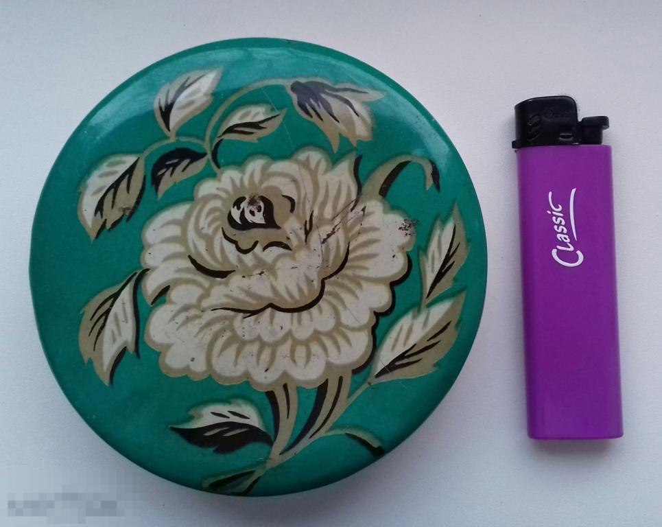 Банка жестяная.Монпансье,леденцы.Цветок СССР. 