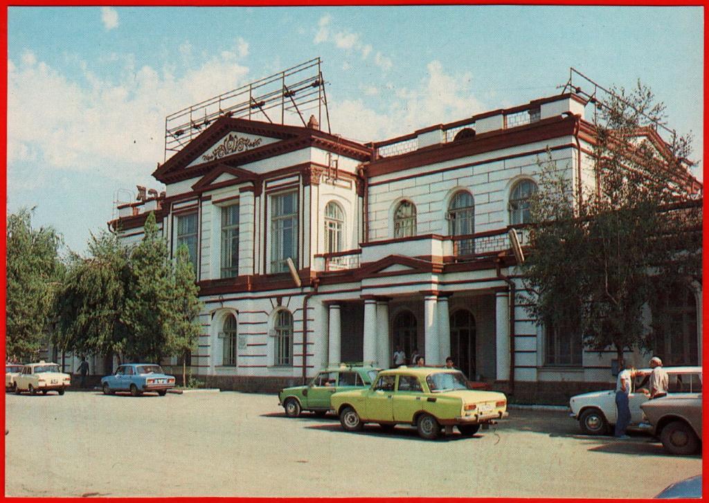 Здание железнодорожного вокзала