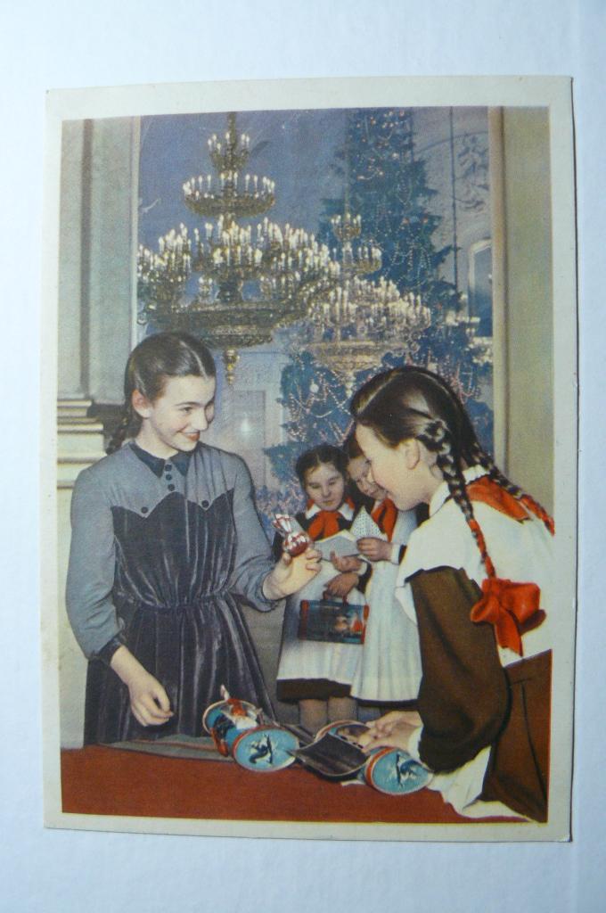 Новогодний подарок. Цв. фото Е. Умнова..