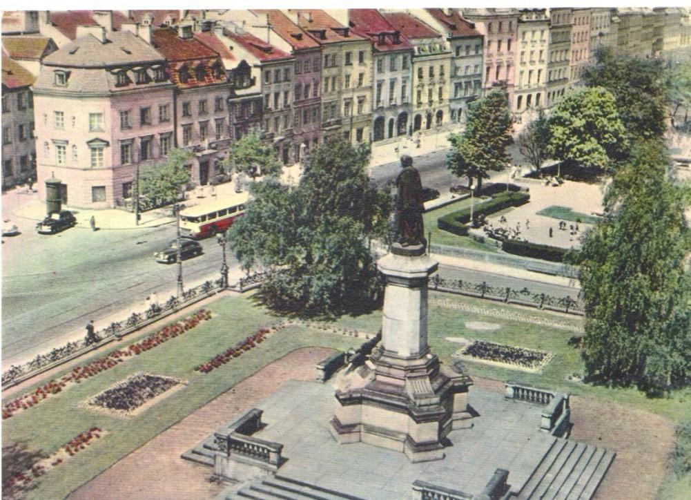 Warszawa - Ulica Krakowskie Przedmieście widok w kierunku ulicy Nowy Świat, fot.