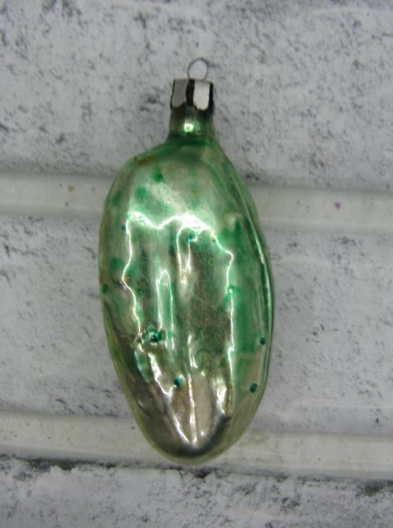 Ёлочная игрушка огурец СССР  9