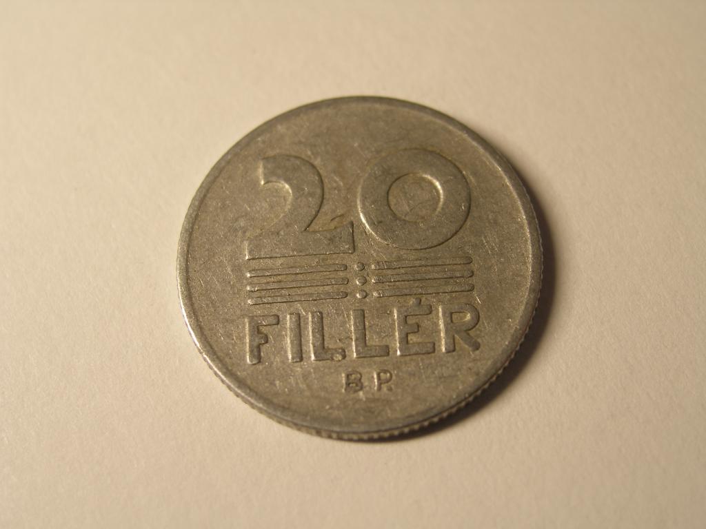 Венгрия. 20 филлеров. 1976 год.       (2)