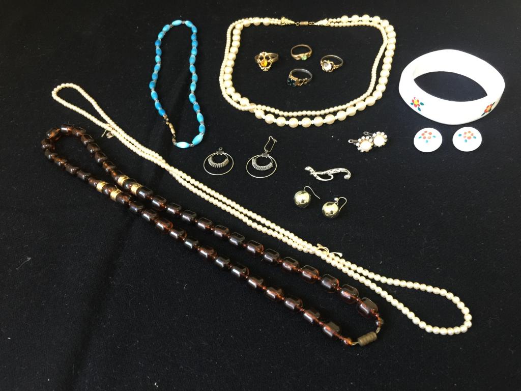 Бижутерия СССР. Одним лотом. Винтажные украшения. Украшения СССР. Бусы. Кольцо. Серьги. Браслет.