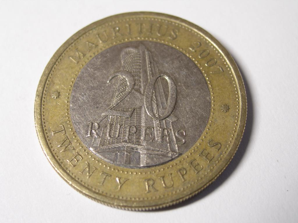 Островное государство республика Маврикий. 10 рупий. 2007 год.      (2)