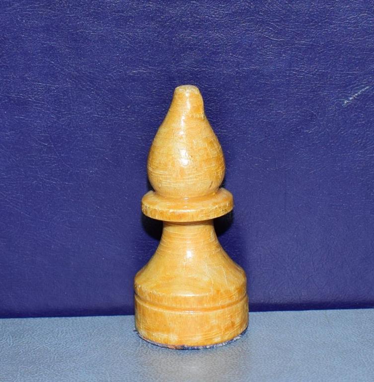 Шахматы СССР деревянные малые,Офицер (Слон) белый,№1.