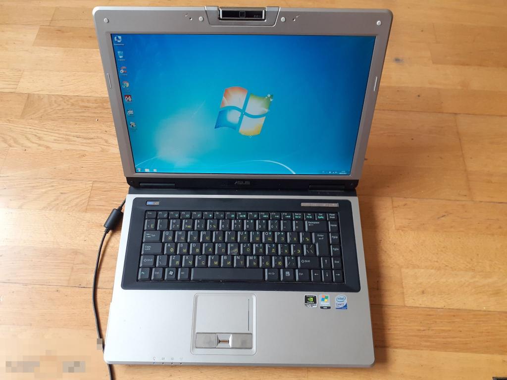 Asus C90S рабочий, без бп 