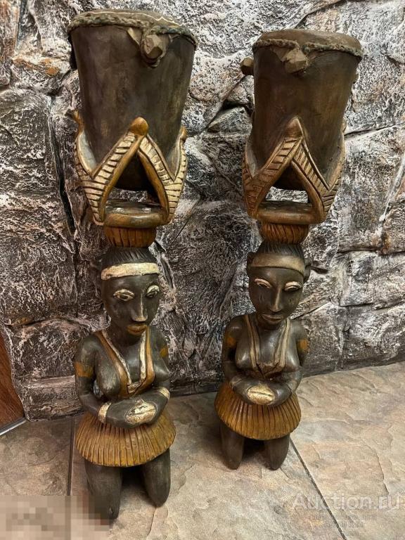 Старенькие африканские фигуры. Экваториальная Гвинея. 
