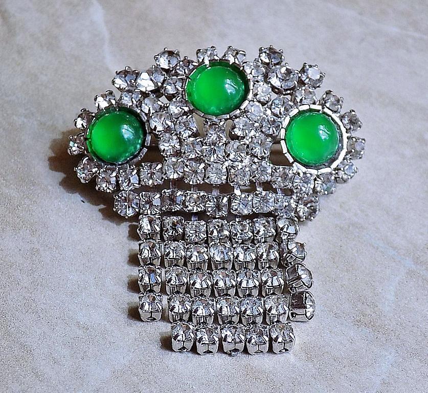 винтажная брошь из Европы! с подвескми!