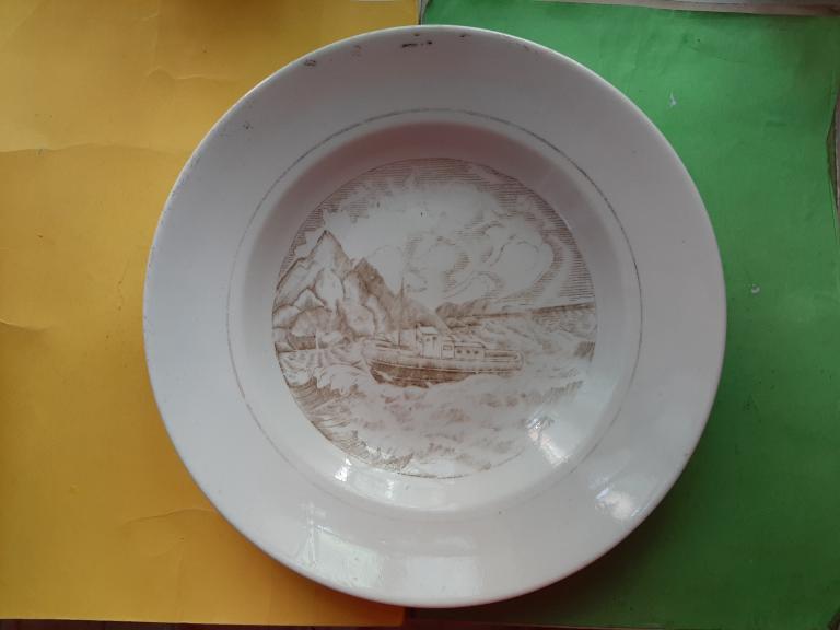 ТАРЕЛКА КАТЕР НА БАЙКАЛЕ СОЦРЕАЛИЗМ ХАЙТИНСКИЙ ФАРФОРОВЫЙ ЗАВОД СССР