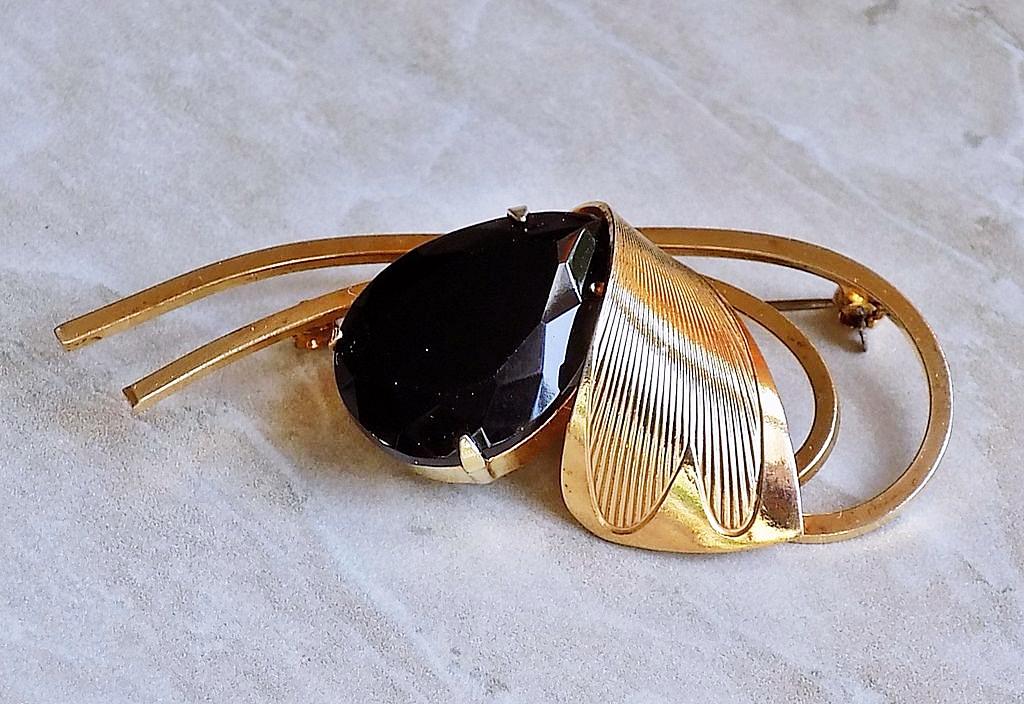 Дизайнерская брошь из Англии! Темное стекло!