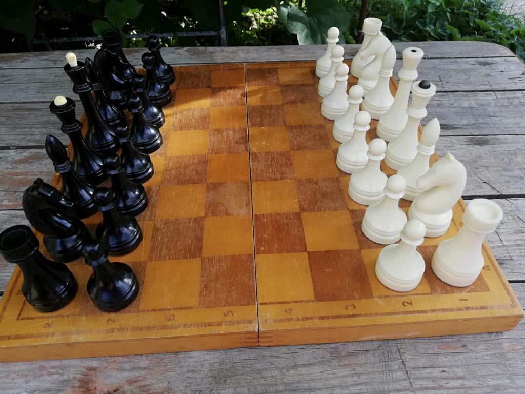 ШАХМАТЫ СССР ТУРНИРНЫЕ КРУПНЫЕ ФИГУРЫ КАРБОЛИТ ДОСКА ДЕРЕВО 40 *40 СМ