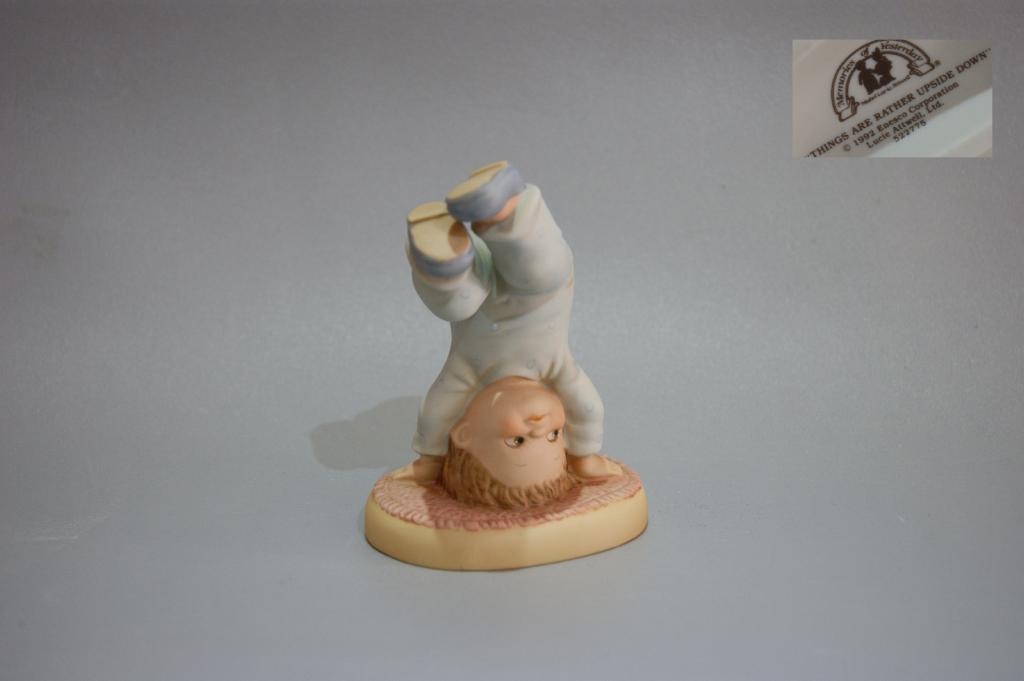 фарфоровая статуэтка МАЛЬЧИК 1992 г. Бисквитный фарфор INDONESIA