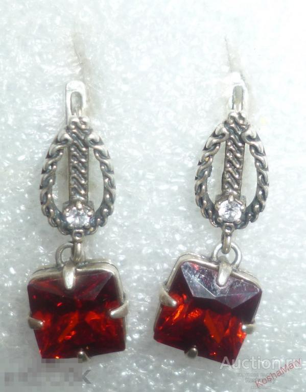 Серьги с КРАСНЫМ камнем и фианитом Серебро 925 пр 