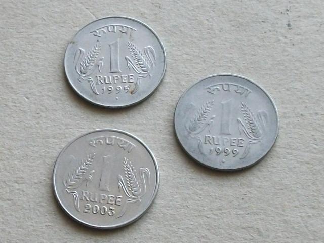 Монета 1 одна рупия Индия 1995 ; 1999; 2003 львы. Поштучно. Хорошие.