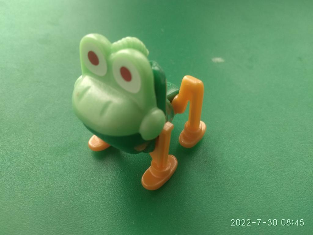 Фигурка из Киндер-Сюприза. Лягушка. K01n60. Животные-роботы. 2000 г.