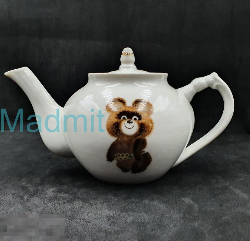 Чайник фарфоровый Олимпийский Мишка ОЛИМПИЙСКИЕ ИГРЫ СССР МОСКВА 1980 Дулево 