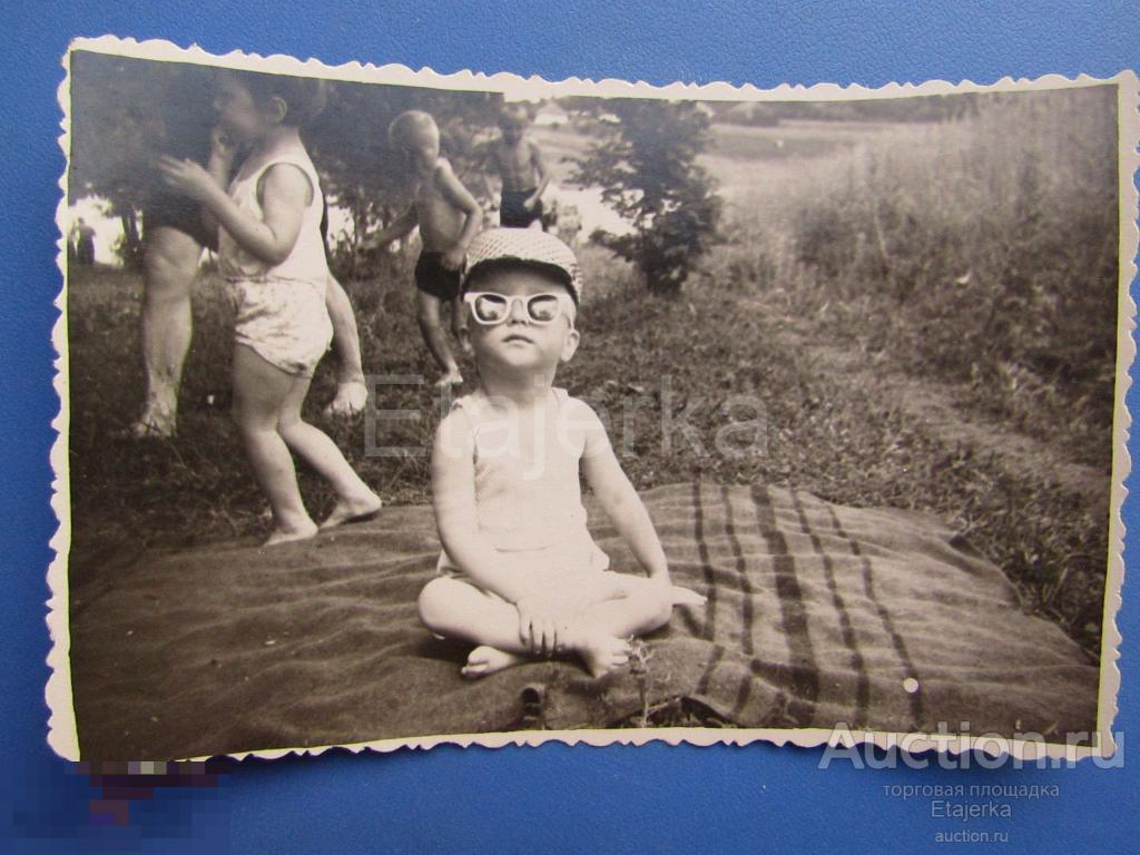 Ребенок в трусах. Пляж .  Фото СССР .( Лш) 