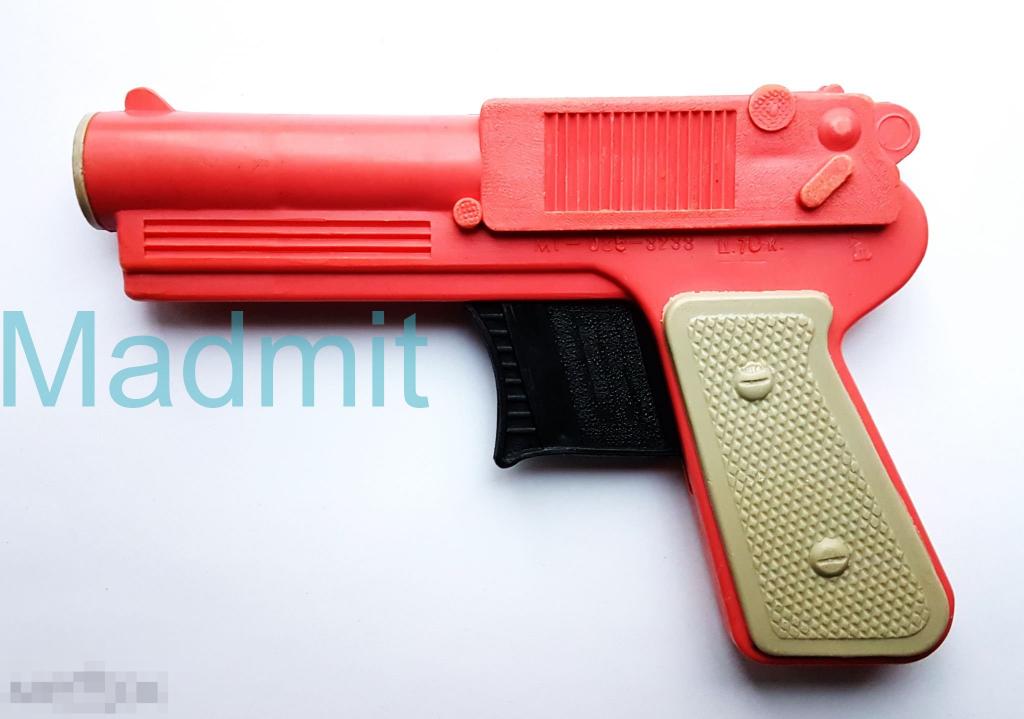 Пистолет пластмассовый игрушка СССР 1970-е Кольт завод ПРОГРЕСС 