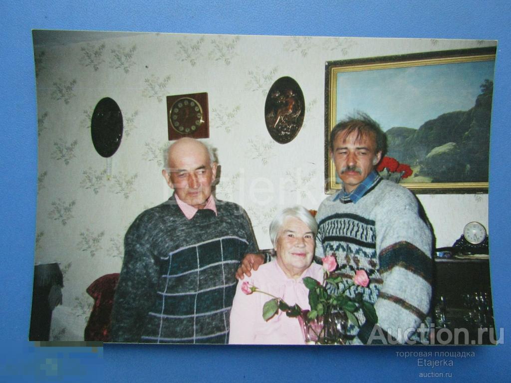 Женщина  . Мужчины .   Фото  СССР.   (В1) 