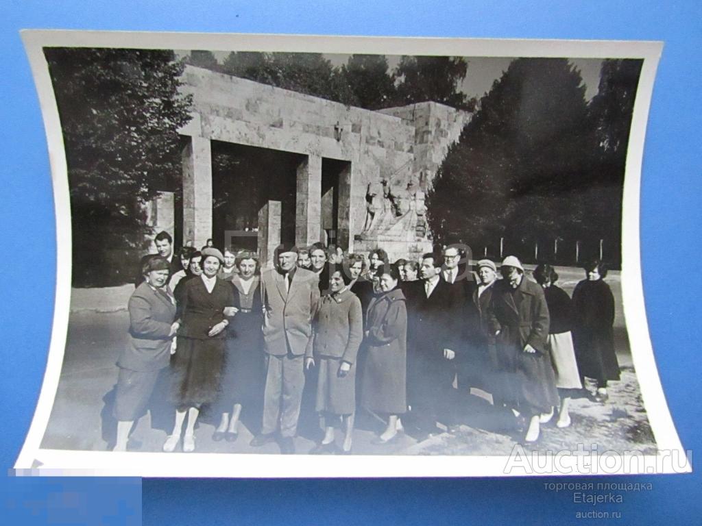 Рига.    Женщины   .  Туристы .    Фото СССР (ББ) 