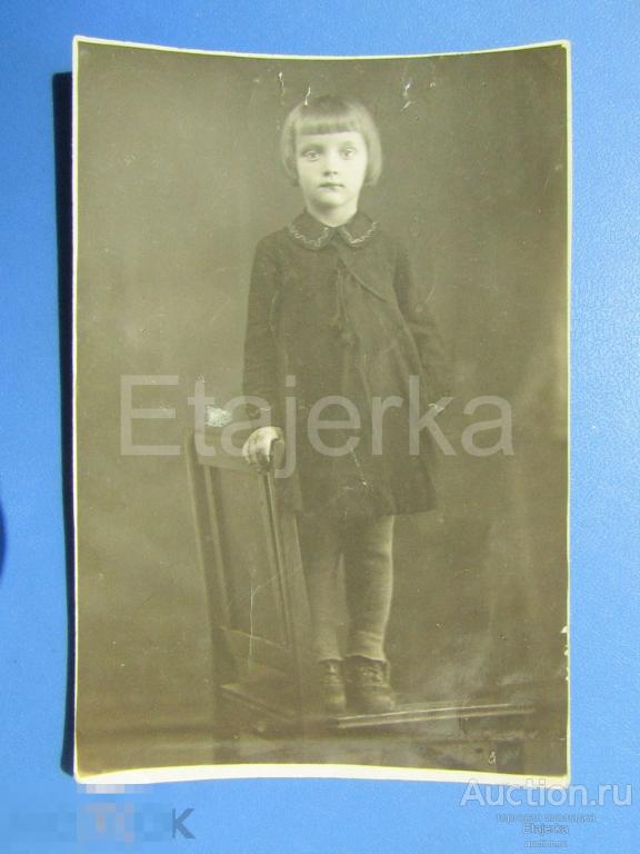 Девочка на стуле . Портрет. Детство. Фото СССР. ( арх. Королькова) 