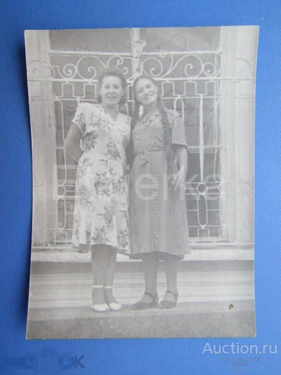 Девушки. Длинные  волосы.  Косы. Мода.    Фото СССР. (ц1) 