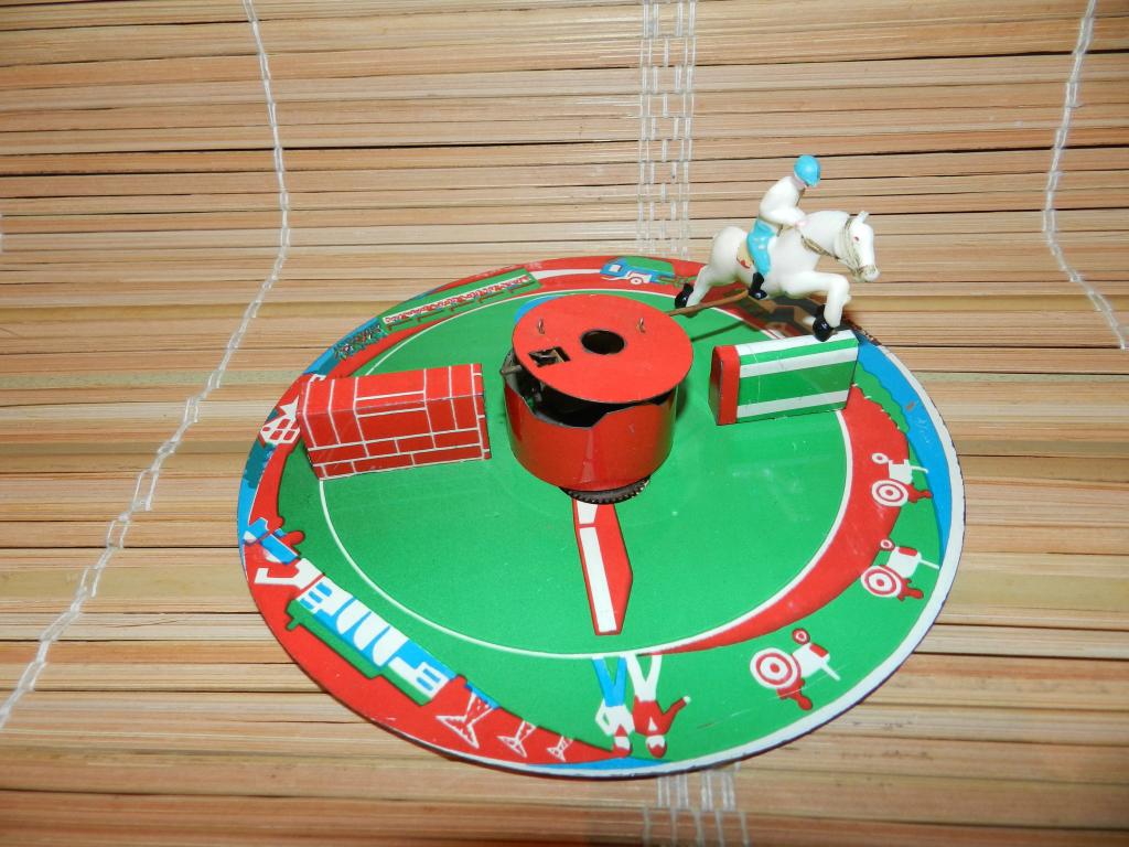 "ЮЛА-ВОЛЧОК"  МЕХАНИЧЕСКАЯ ЧАСТЬ. (МЕТАЛЛ) СССР 1960-70г.г.