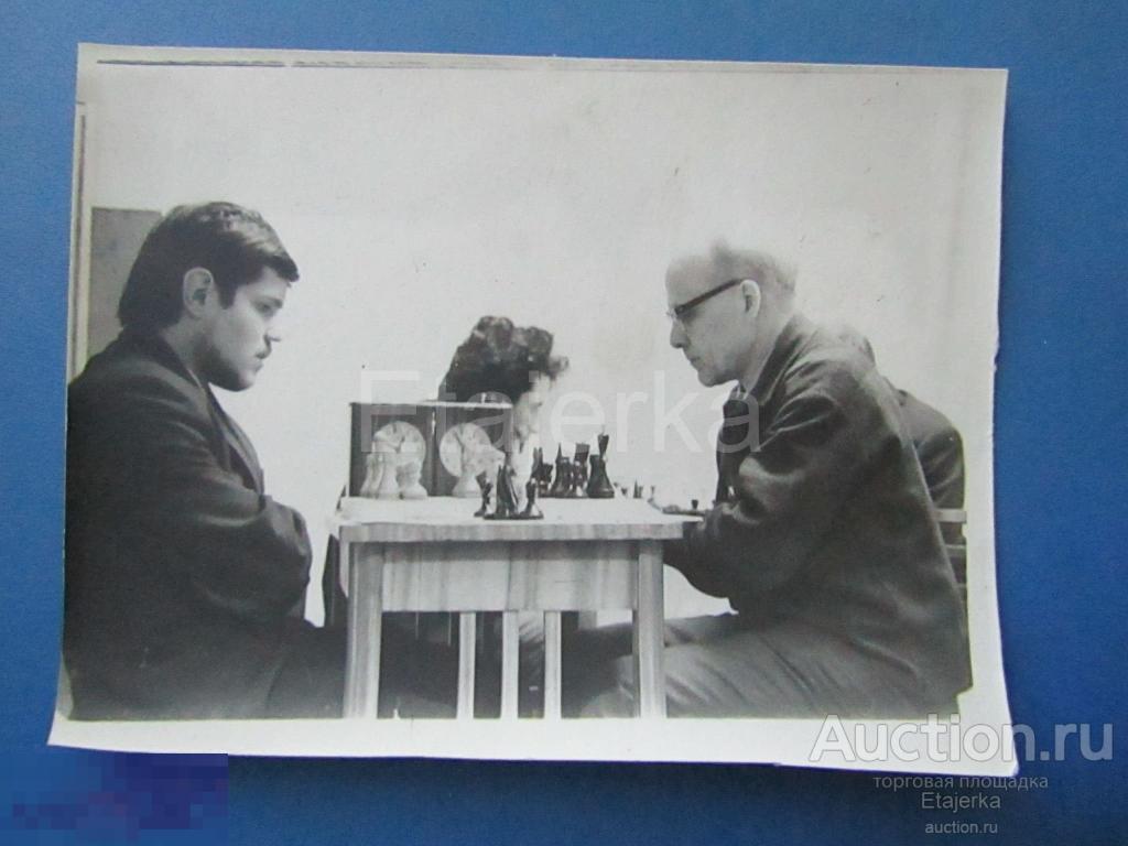 Шахматы  .  Ленинград . Команда  ф-ка. Кр. Октябрь . Фото СССР ( Кр. Окт ) 