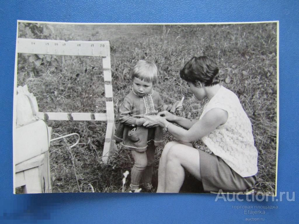 Дети. Мини юбка  .Ребенок.     Фото СССР ( арх. ЧМ) 