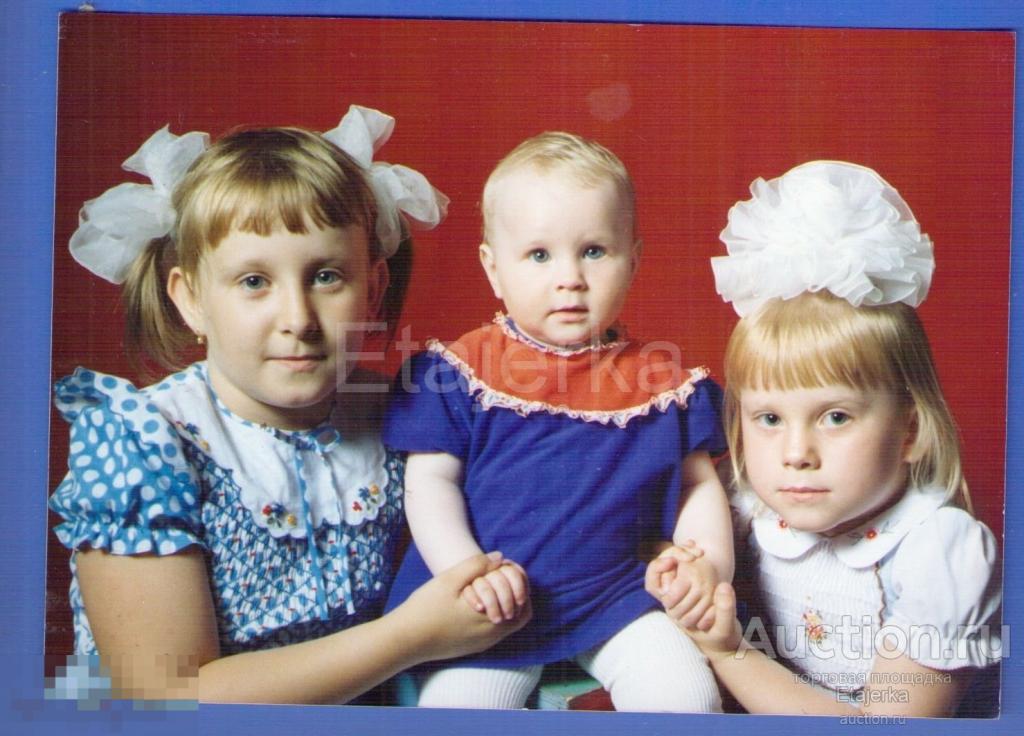 Девочки.   Нарядные . Бант.   Дети. 1989. Цветное  Фото СССР.  (ВАБТВ Шкатов) 