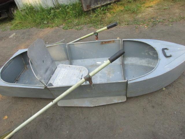 ЛОДКА РАЗБОРНАЯ СЕКЦИОННАЯ.  МАЛЮТКА. СССР