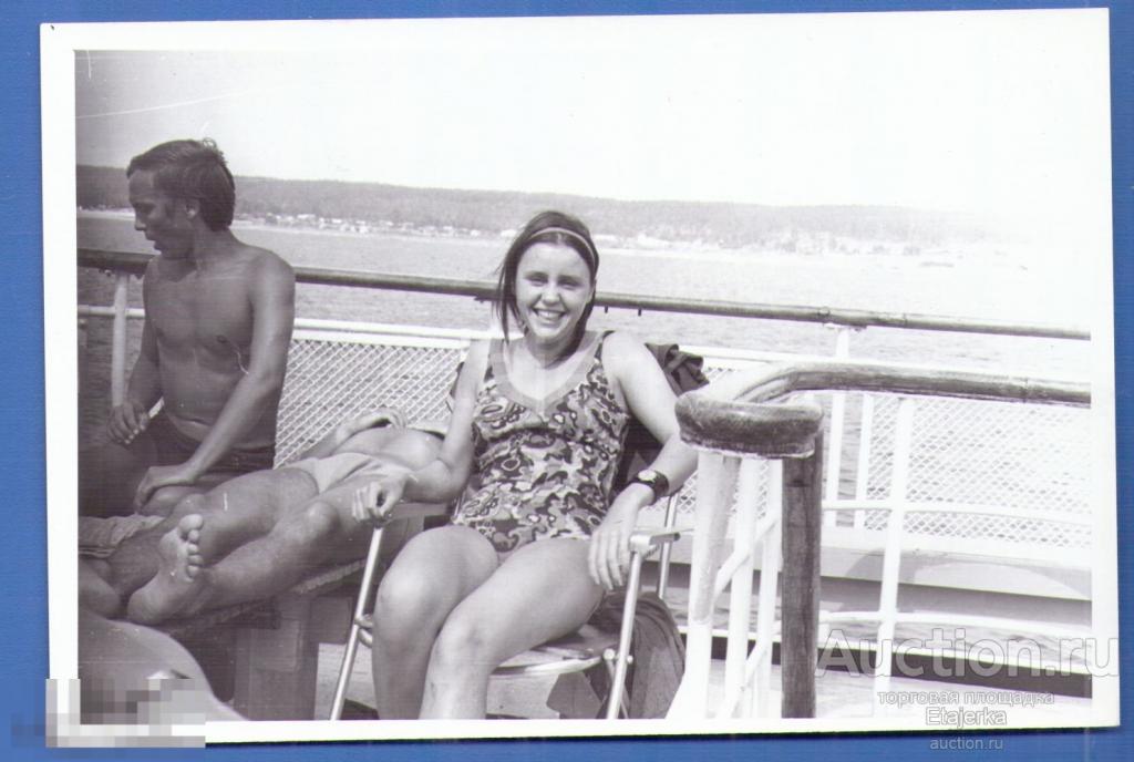 Путешествие по Волге   т/ х Шевченко   Девушка  НЮ   Парни  Фото СССР ( арх. ЧМ) 