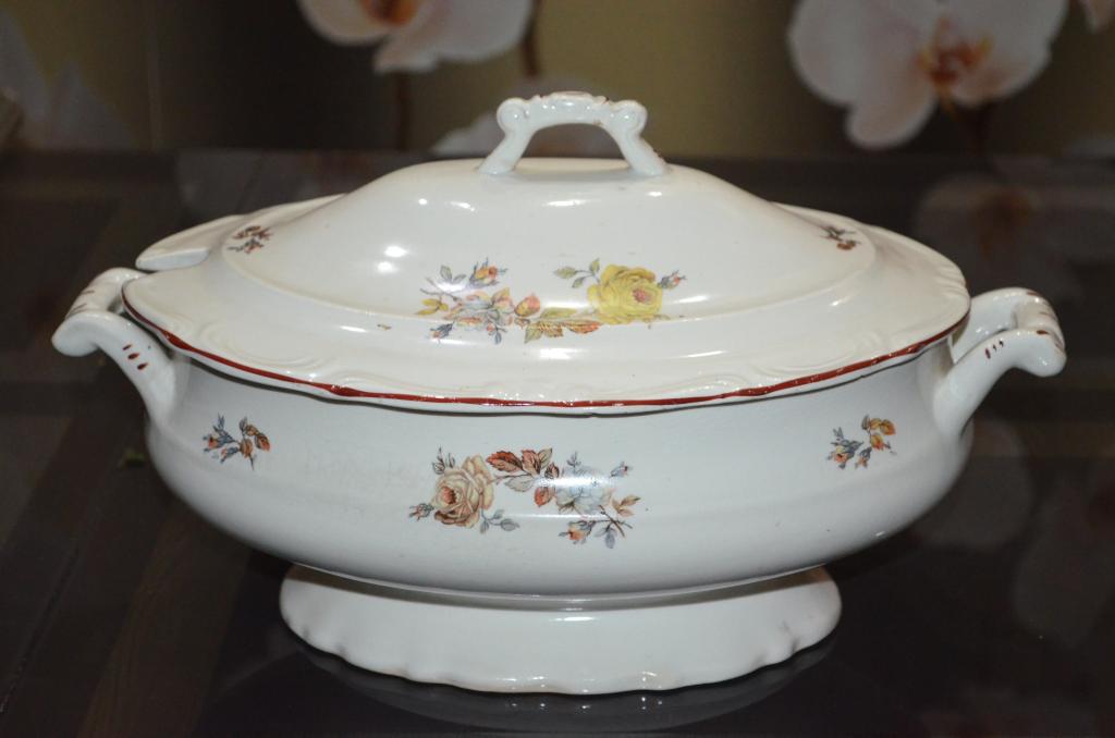 Супница старая Будди 30-х годов, серп и молот, кузнецовской формы