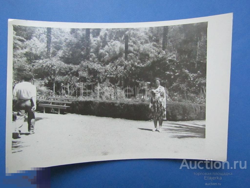 Сухуми. Женщина .  Фото  СССР  (17н) 