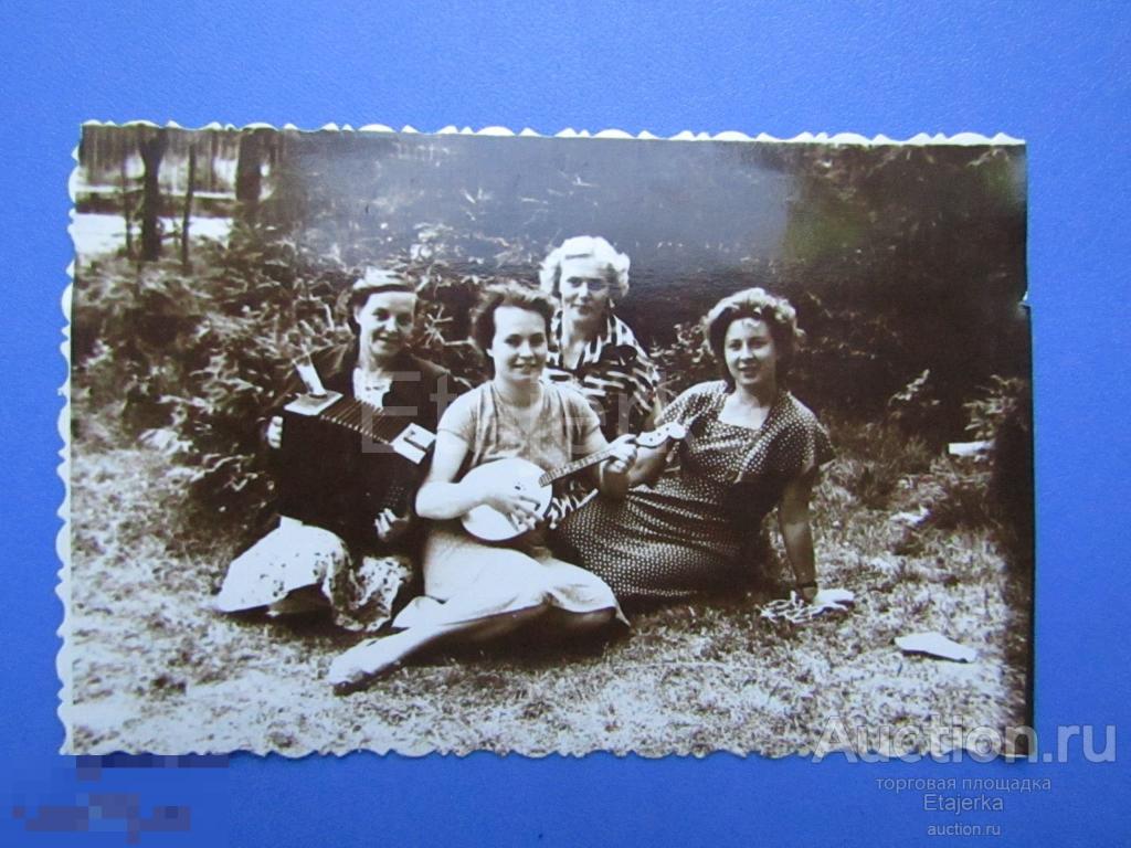 Вырица. Дача . Детский сад. Девушка . Ленинград. Фото СССР.  ( Выр.) 