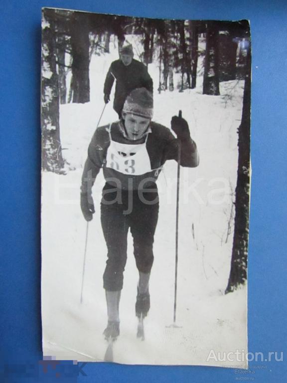 Лыжники . Парень .   Ленинград . Команда  ф-ка. Кр. Октябрь .   Фото СССР ( Кр. Окт ) 
