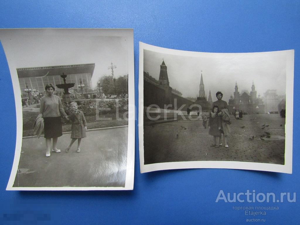 Москва. Семья с ребенком. Кинотеатр. Красная площадь . 1962  . Ребенок.  Фото СССР (СМ ) 