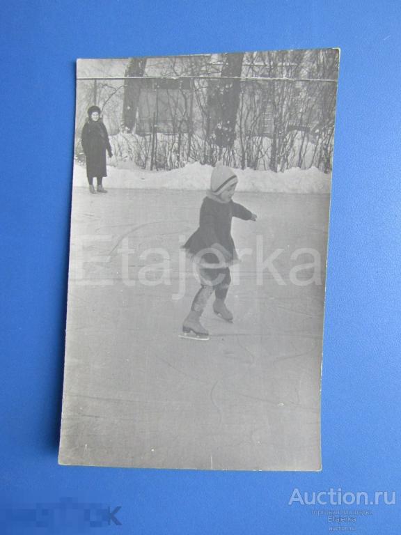 Девочка.  Каток.  Фигурное катание . Ленинград. ЦПКиО? Фото СССР. ( арх. Королькова) 