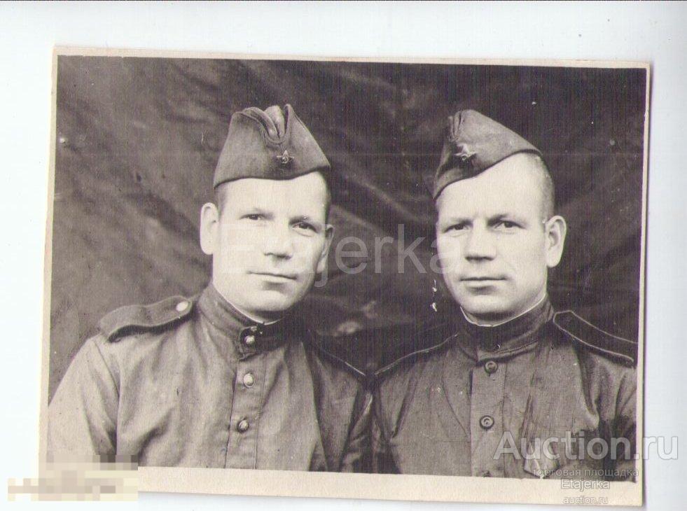 Военные  .  1944 .  ВОВ .  Мужчины.   .   Фото СССР . (Арх. м17) 