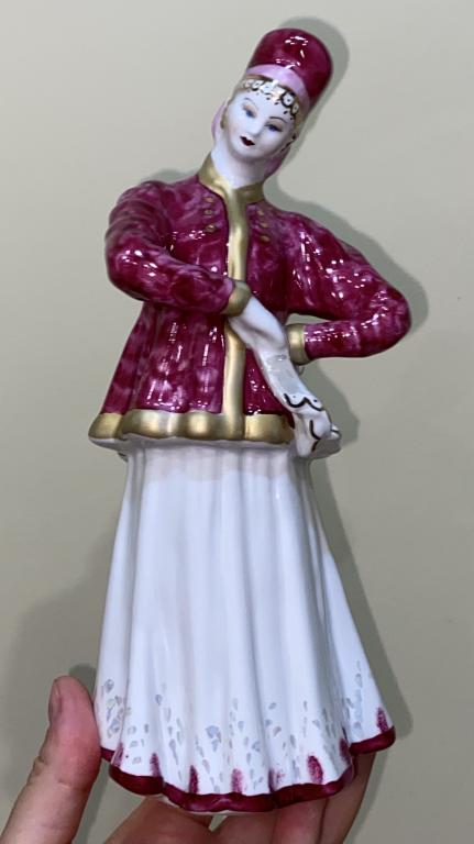 Статуэтка Лебёдушка в малиновом. Дулёво. Оригинал. В люксе!