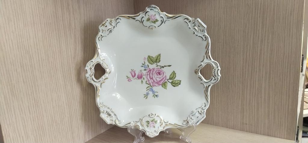 Блюдо " Роза ". Германия. Бавария . Фарфор.
