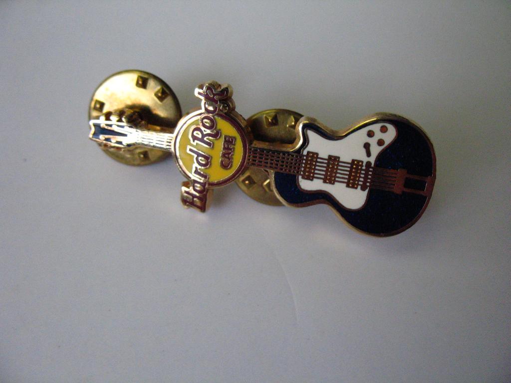 Значок Hard Rock Cafe Хард Рок Кафе