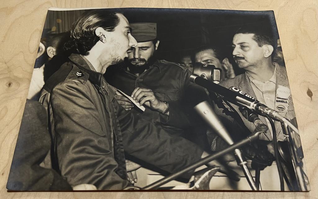 Куба Фото Лидер Кубинской Революции Фидель Кастро  TV микрофоны 1950-е