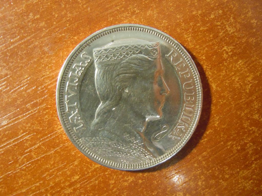 5 латов 1931г Латвия, 24,98гр, серебро