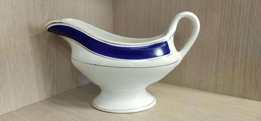 Соусник . СССР.  Буди. . 50-е годы. Фаянс .