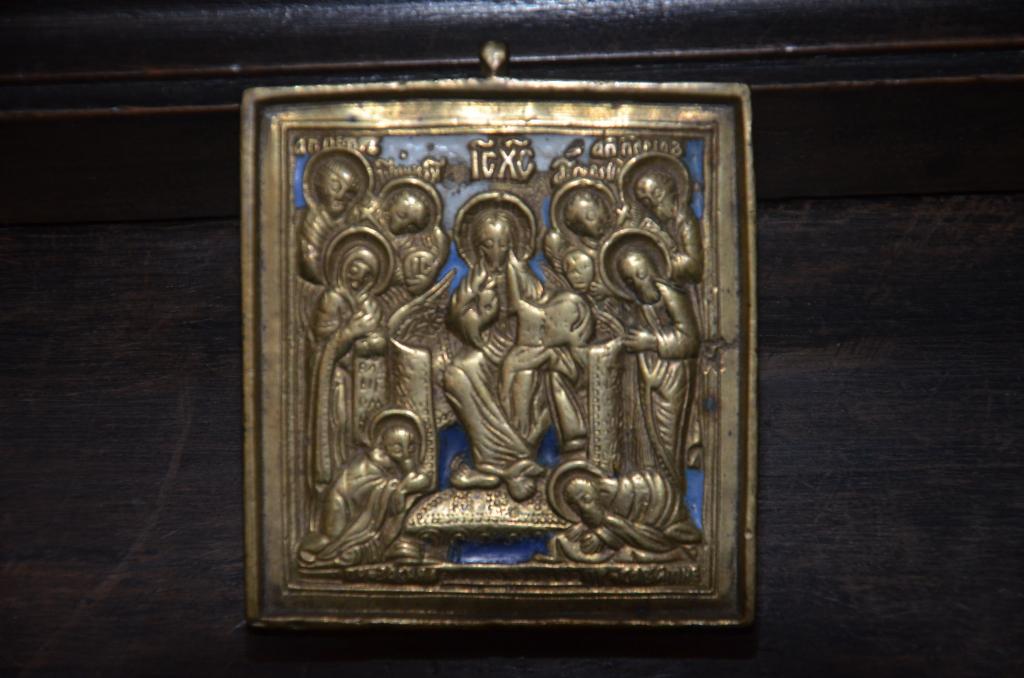 Икона. Седмица. Старообрядческое литье. Пластика. 19 век. Три цвета эмали!